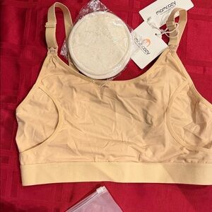 Momcozy. Seamless Nursing Sleep Bra in Nude